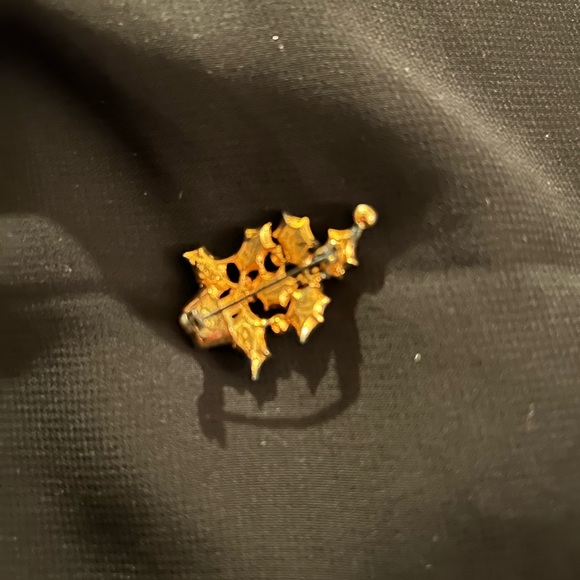 VTG Enamel and Rhinestone Christmas brooch. By Nina Ricci for Avon. Pretty!! - Picture 5 of 5